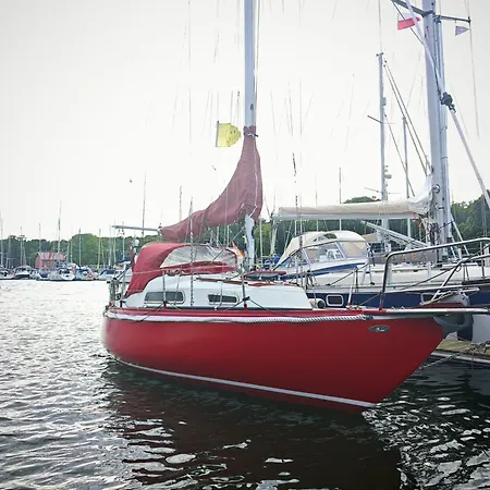 Marjonetka Na Wodzie *